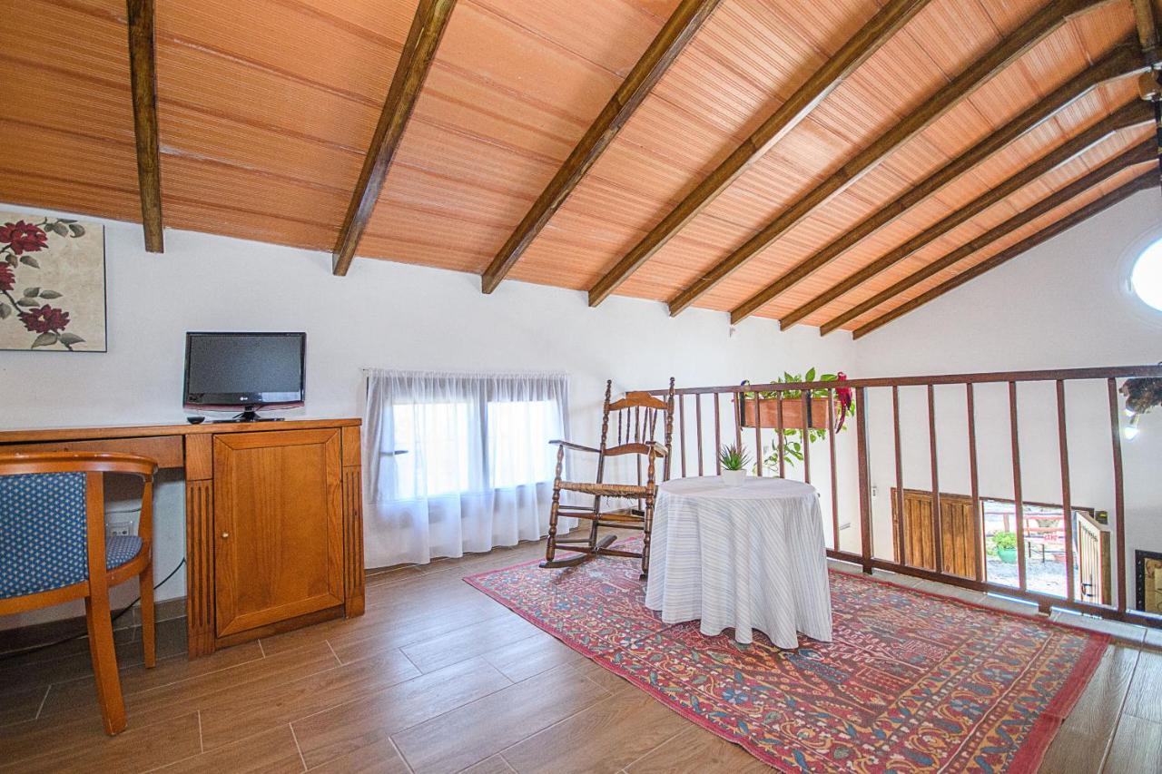 Villa Cubo'S Casa El Pantanillo Ardales Esterno foto